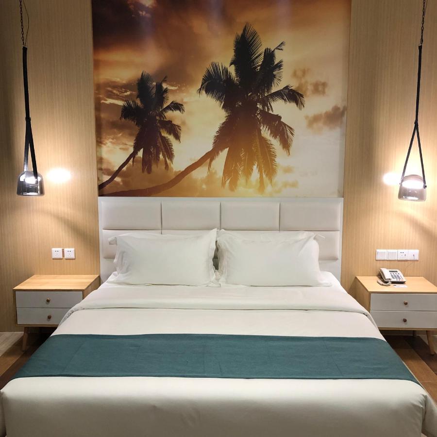Fan'S Hotel Baybay Esterno foto