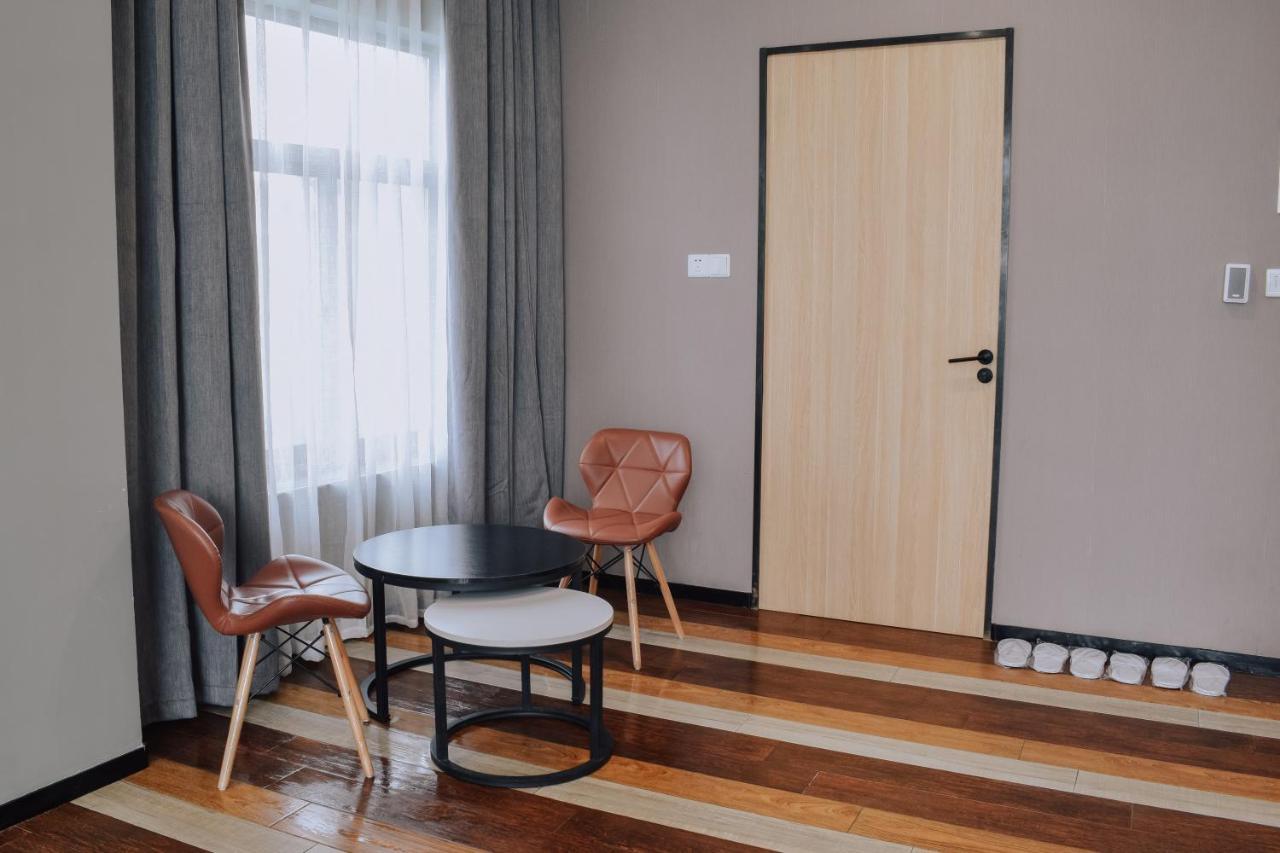 Fan'S Hotel Baybay Esterno foto